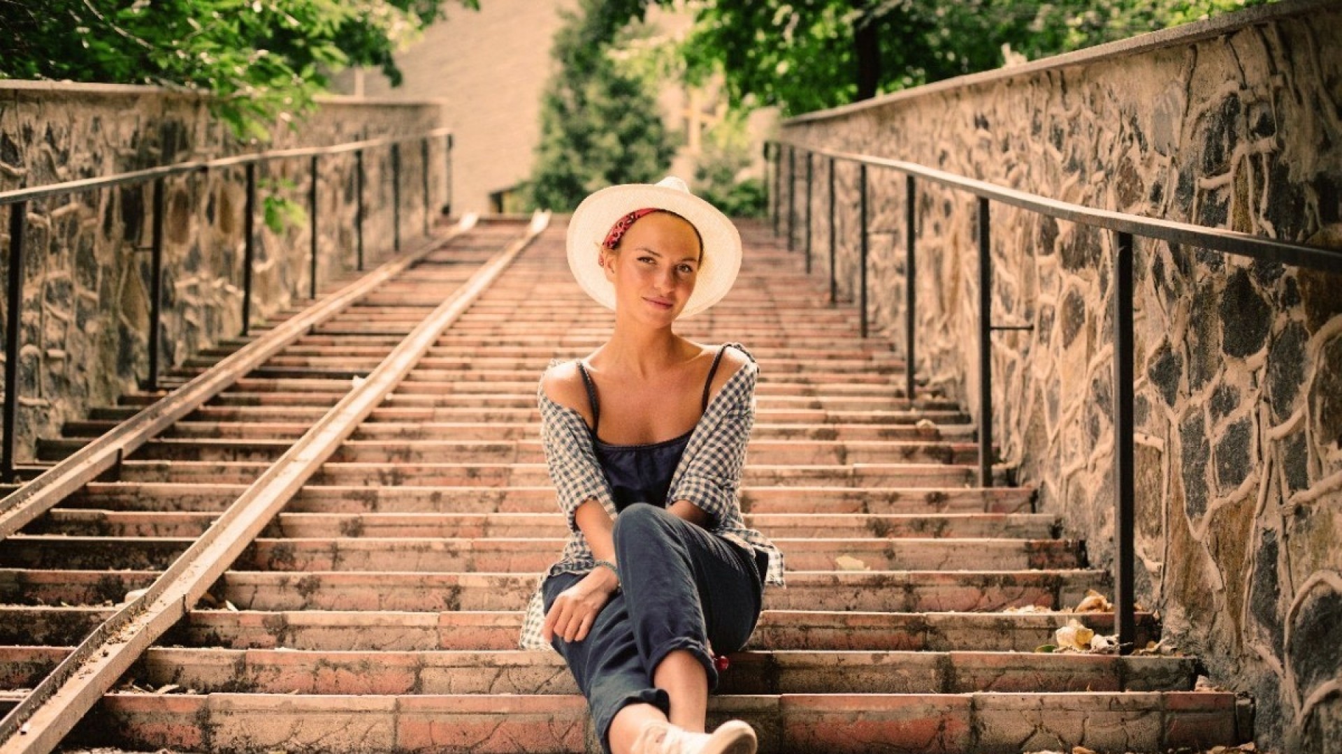 Поэт Ах Астахова: «Я пишу стихи по большой любви к ним»