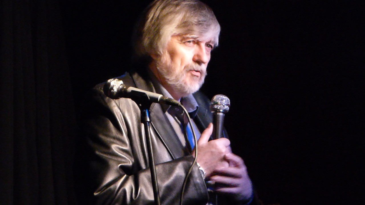 Владимир Авдеев: о «Соло на погибшем инструменте», кривом мизинце и гитаре, которую отнял у бездомного 